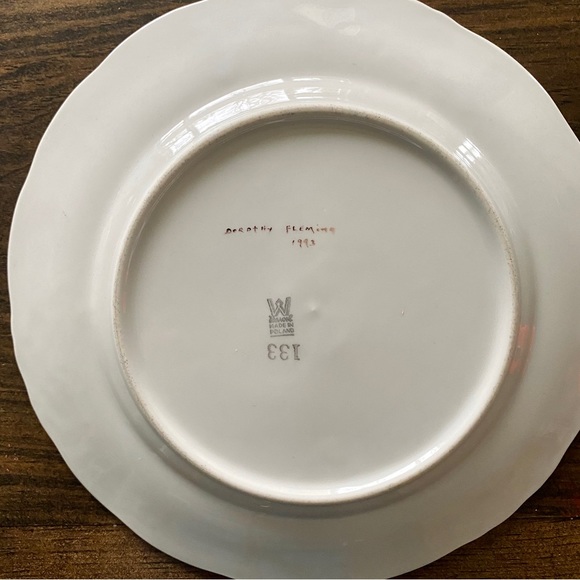 Set of 4 hand painted floral plates Wawel Poland artist signed - Picture 10 of 11